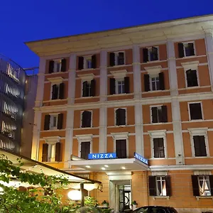 3* 酒店 尼扎酒店